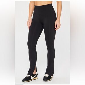 Fabletics Define Powerhold Split Hem Leggings size small- NWOT